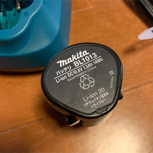 Makita(マキタ)のマキタ　バッテリー　充電器　BL1013 スポーツ/アウトドアの自転車(工具/メンテナンス)の商品写真