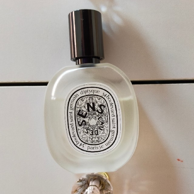 diptyque(ディプティック)のディプティック　オーデサンス　EAU DES SENS ヘアフレグランス コスメ/美容のヘアケア/スタイリング(ヘアウォーター/ヘアミスト)の商品写真