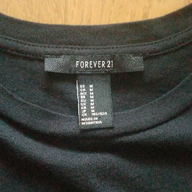 FOREVER 21(フォーエバートゥエンティーワン)のForever21  レディース Tシャツ（M）ミニクロップドTシャツ　トップス レディースのトップス(Tシャツ(半袖/袖なし))の商品写真