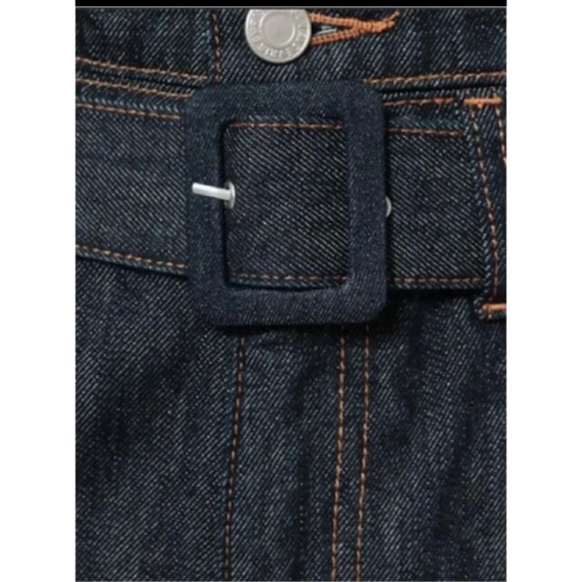 EVRIS(エヴリス)の即購入OK！新品未使用！EVRIS ウエストベルトテーパードDENIMパンツ レディースのパンツ(デニム/ジーンズ)の商品写真