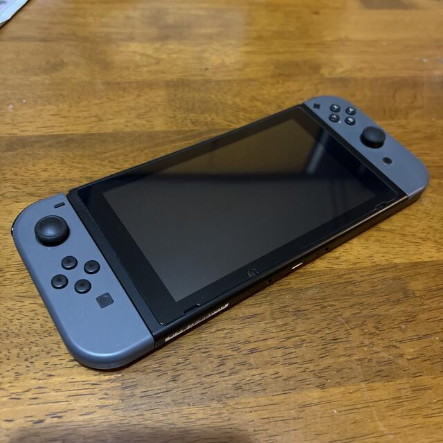 Nintendo Switch(ニンテンドースイッチ)の[送料無料] Nintendo Switch バッテリー強化モデル エンタメ/ホビーのゲームソフト/ゲーム機本体(携帯用ゲーム機本体)の商品写真