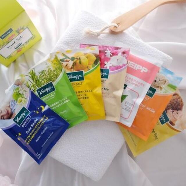 Kneipp(クナイプ)の【クナイプ 】（Kneipp）バスソルト トライアルセット 2箱　14袋セット コスメ/美容のボディケア(入浴剤/バスソルト)の商品写真