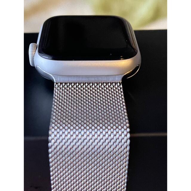 Apple Watch(アップルウォッチ)のzyla11様　アップルウォッチ4 ナイキGPS 40mmアルミ メンズの時計(腕時計(デジタル))の商品写真