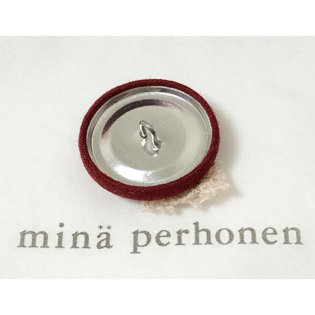 mina perhonen(ミナペルホネン)の6 ハンドメイド くるみボタン ヘアゴム skip ボルドー ミナペルホネン S ハンドメイドのアクセサリー(ヘアアクセサリー)の商品写真