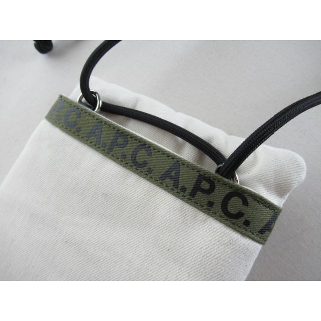 A.P.C(アーペーセー)のアーペーセー★A.P.C.★新品同様★サコッシュ★定価16500★j401 レディースのバッグ(ショルダーバッグ)の商品写真