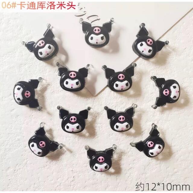 サンリオ ネイルパーツ ポチャッコ クロミ シナモン コスメ/美容のネイル(ネイル用品)の商品写真