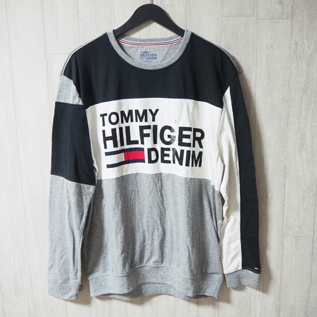 TOMMY HILFIGER(トミーヒルフィガー)のTommy Hilfiger DENIM ロゴ カラーブロックロンTシャツ 人気 メンズのトップス(Tシャツ/カットソー(七分/長袖))の商品写真