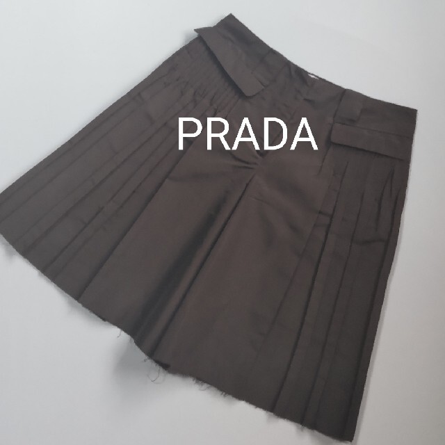 PRADA(プラダ)の♥未使用に近い　PRADA　キュロットスカート レディースのスカート(ひざ丈スカート)の商品写真