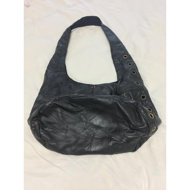 Vivienne Westwood(ヴィヴィアンウエストウッド)のunisex 革製黒いショルダーバッグ レディースのバッグ(ショルダーバッグ)の商品写真