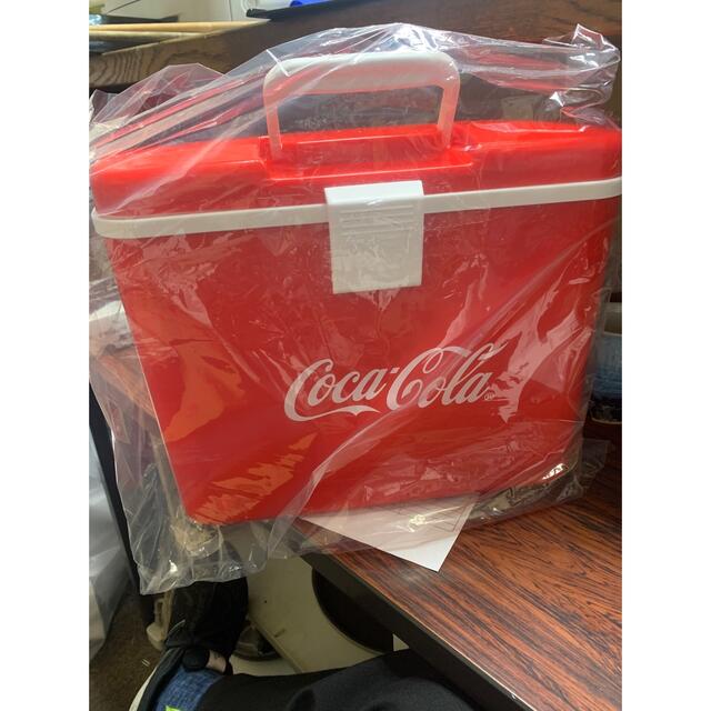 コカ・コーラ(コカコーラ)の新品未使用　コカ　コーラ　ペットボトル4本クーラーボックス スポーツ/アウトドアのアウトドア(その他)の商品写真