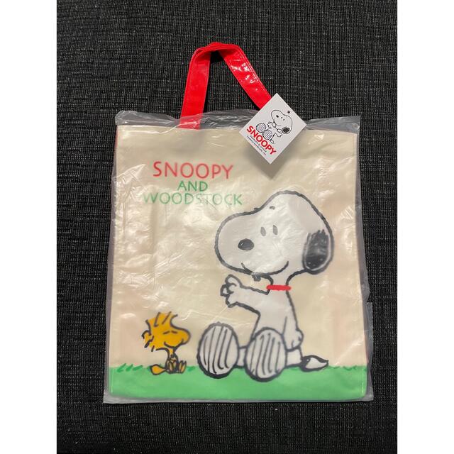 SNOOPY(スヌーピー)の【新品】スヌーピー　手提げバッグ レディースのバッグ(トートバッグ)の商品写真