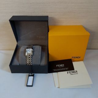 FENDI - 未使用 フェンディ FENDI 腕時計 クラシコ タンク シルバーの