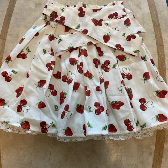Ank Rouge(アンクルージュ)のいちご&さくらんぼ柄スカート レディースのスカート(ミニスカート)の商品写真