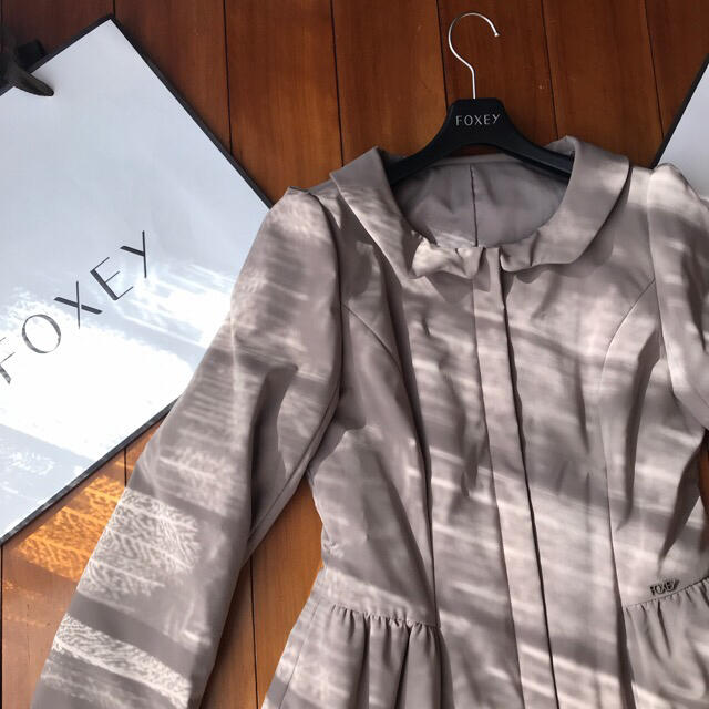 FOXEY(フォクシー)の♡極美品♡ FOXEY Rainy Cushion コートCONSABA レディースのジャケット/アウター(ロングコート)の商品写真