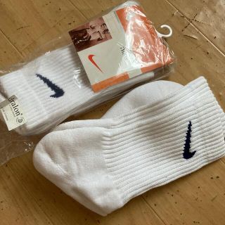 ナイキ(NIKE)のNIKE  メンズソックス　2足セット　ホワイト　25から27センチ(ソックス)