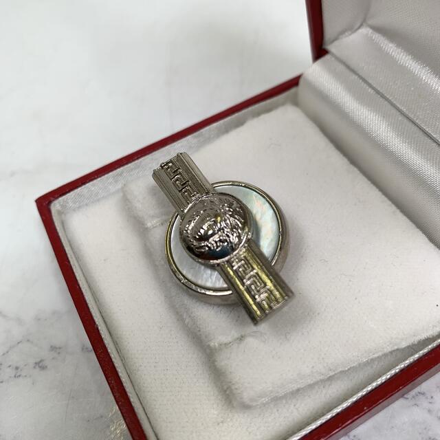 ついに再販開始 GIANNI VERSACE ジャンニヴェルサーチ ブローチ シェル