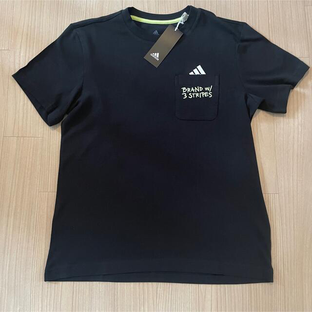 adidas(アディダス)の新品Mサイズ相当アディダスブラックTシャツレディースまたはメンズ レディースのトップス(Tシャツ(半袖/袖なし))の商品写真