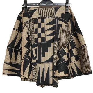 PLEATS PLEASE ISSEY MIYAKE - プリーツプリーズ ハーフパンツ