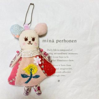 ミナペルホネン(mina perhonen)のribbon様(バッグチャーム)