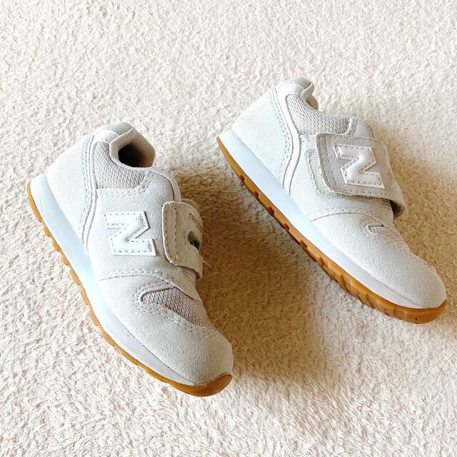 New Balance(ニューバランス)のnew balance ライトグレー スニーカー キッズ/ベビー/マタニティのベビー靴/シューズ(~14cm)(スニーカー)の商品写真