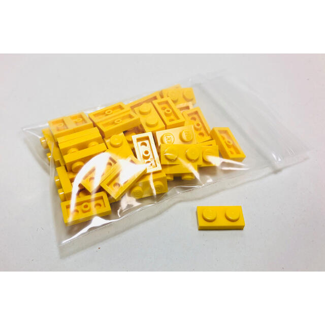 Lego(レゴ)のイエロー　50枚 キッズ/ベビー/マタニティのおもちゃ(知育玩具)の商品写真