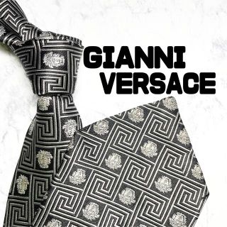 ジャンニヴェルサーチ(Gianni Versace)の✨良品✨ジャンニヴェルサーチ　ネクタイ　メデューサ柄　グレカ柄　シルバー　光沢(ネクタイ)