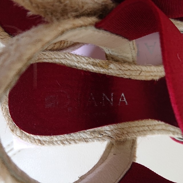 DIANA(ダイアナ)のDIANA ダイアナ サンダル レッド 37(23.5cm) レディースの靴/シューズ(サンダル)の商品写真