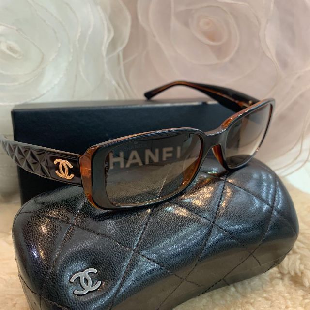 ☆美品☆CHANEL シャネル サングラス ココマーク カメリア 5111ブラック購入先