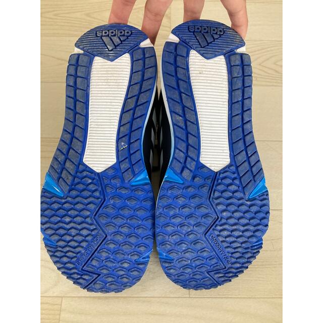 adidas(アディダス)のadidas スニーカー　22㎝ キッズ/ベビー/マタニティのキッズ靴/シューズ(15cm~)(スニーカー)の商品写真