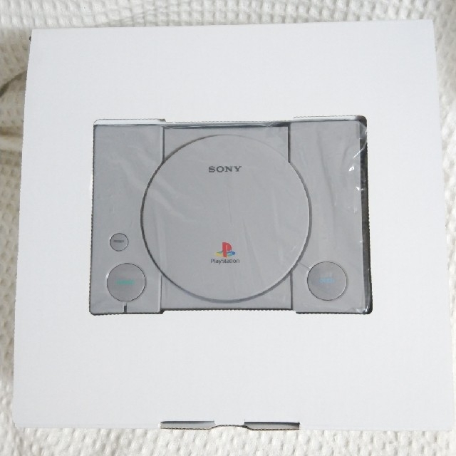 SONY(ソニー)のSONY  プレイステーション クラシック 他ゲーム機本体 SCPH-1000R エンタメ/ホビーのゲームソフト/ゲーム機本体(家庭用ゲーム機本体)の商品写真