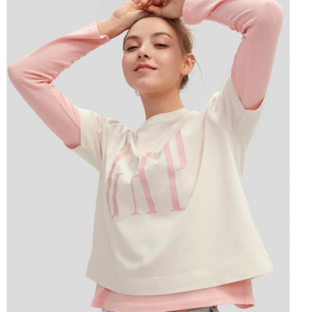 GAP(ギャップ)の Gapロゴ ドライジャージ Tシャツ　大人も子供も着用可能　新品　送料無料 レディースのトップス(Tシャツ(半袖/袖なし))の商品写真