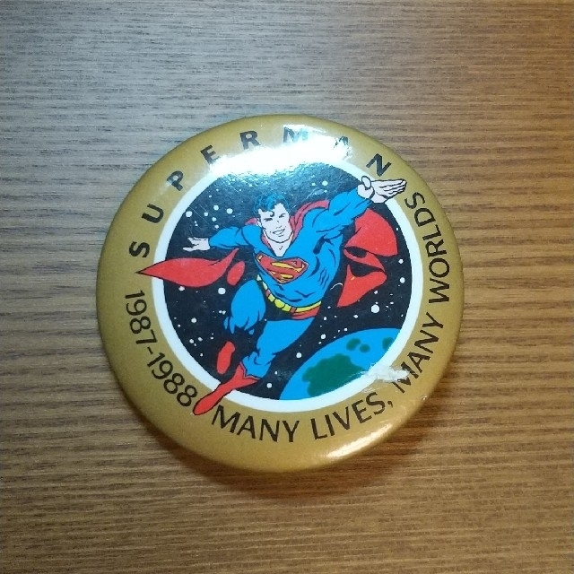 スーパーマン　缶バッジ　バッジ　アメコミ エンタメ/ホビーのアニメグッズ(バッジ/ピンバッジ)の商品写真