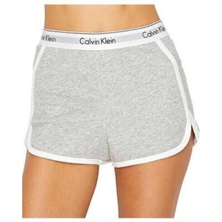 シーケーカルバンクライン(ck Calvin Klein)のカルバンクライン　レディース ショートパンツ　下着　Mサイズ　グレー(ショートパンツ)