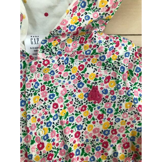 babyGAP(ベビーギャップ)のGWセール⭐️baby GAP 小花柄羽織り キッズ/ベビー/マタニティのベビー服(~85cm)(ジャケット/コート)の商品写真