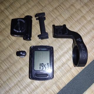 キャットアイ(CATEYE)のCATEYE velo wireless+ アウトフロントブラケット付き(パーツ)