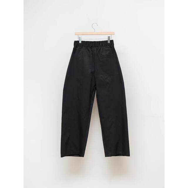 COMOLI(コモリ)のsage nation   box pleat trouser black sm メンズのパンツ(チノパン)の商品写真