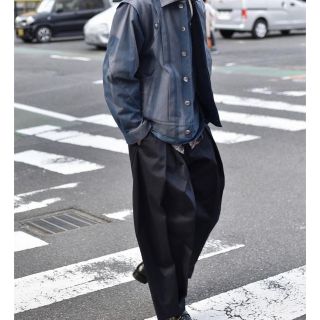 コモリ(COMOLI)のsage nation   box pleat trouser black sm(チノパン)