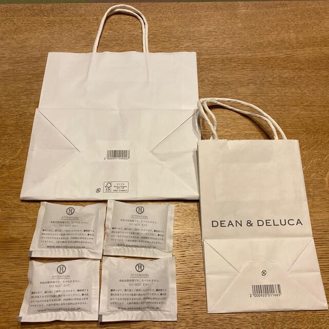 DEAN & DELUCA(ディーンアンドデルーカ)のDEAN&DELUCA 保冷剤【ショッパーおまけ付き】 インテリア/住まい/日用品の日用品/生活雑貨/旅行(日用品/生活雑貨)の商品写真