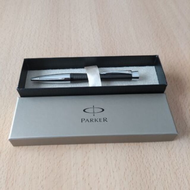 Parker(パーカー)の[まこのすけ様専用]新品・PARKER・ボールペン インテリア/住まい/日用品の文房具(ペン/マーカー)の商品写真