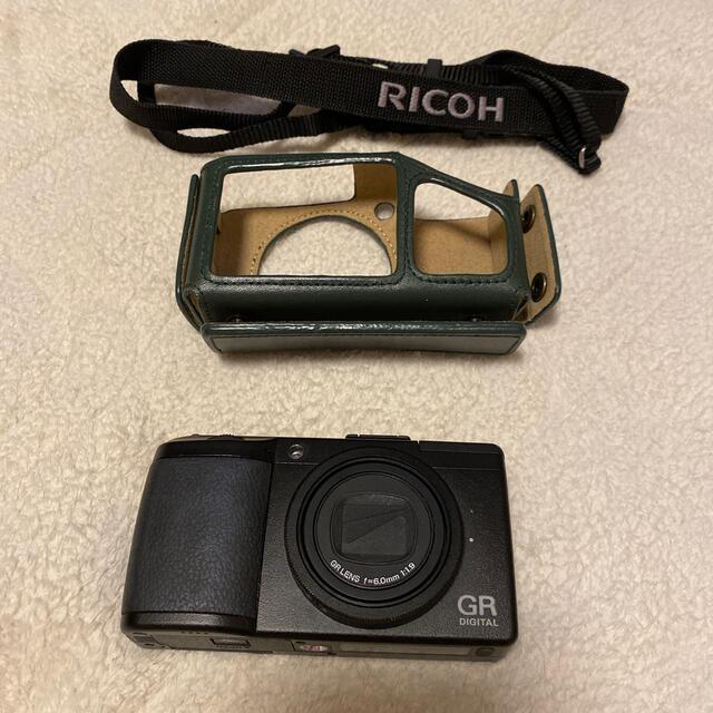 今月までの出品！RICOH DIGITAL III  専用カバー＋付属品ありRICOH