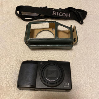 リコー(RICOH)の今月までの出品！RICOH DIGITAL III  専用カバー＋付属品あり(コンパクトデジタルカメラ)