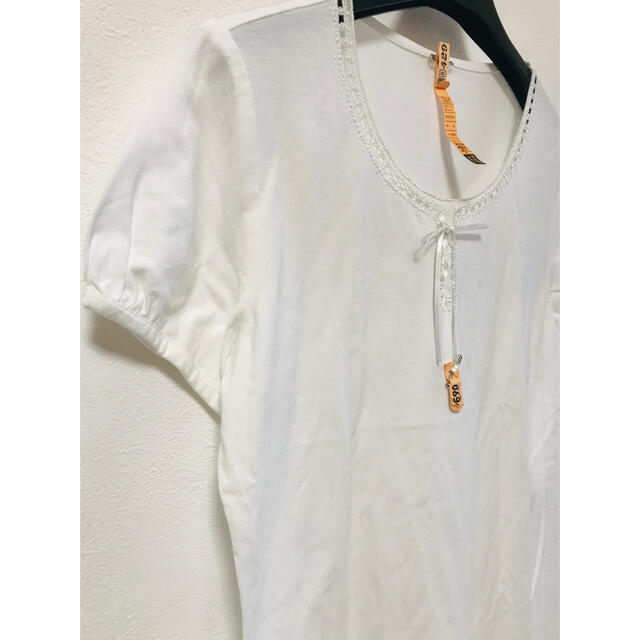 leilian(レリアン)のレリアン　胸元リボン　スパンコール装飾　半袖カットソー  Tシャツ　サイズ11 レディースのトップス(Tシャツ(半袖/袖なし))の商品写真