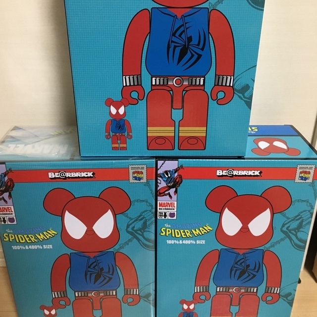 BE@RBRICK SCARLET SPIDER 100% & 400%