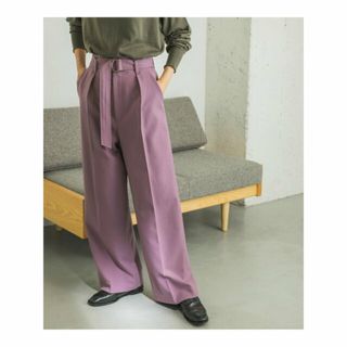 アーバンリサーチ(URBAN RESEARCH)の【MAUVE】ベルト付きタックパンツ(その他)