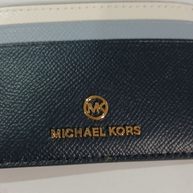 Michael Kors(マイケルコース)の【新品】MICHAEL KORS　定期入れ レディースのファッション小物(名刺入れ/定期入れ)の商品写真