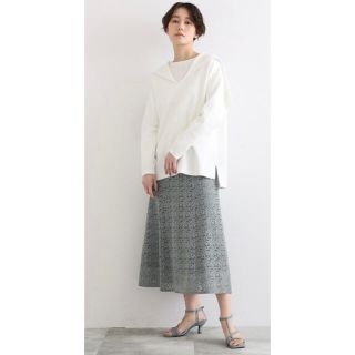 インディヴィ(INDIVI)のインディヴィINDIVI♡フラワーレースロングスカート♡ダークグレー(ロングスカート)