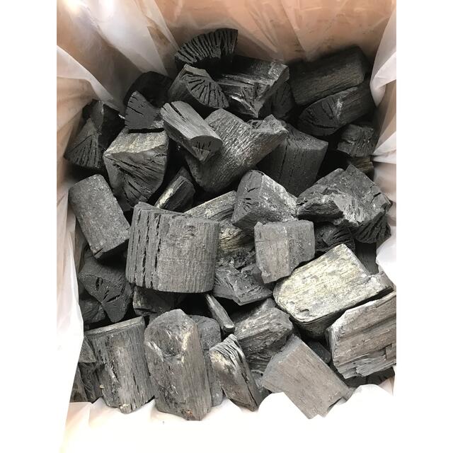 国産木炭(樫炭)約9kg   発送寸法100サイズ