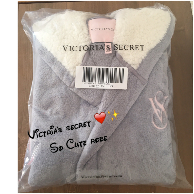 Victoria's Secret(ヴィクトリアズシークレット)の1着限定❤️新品✨XS グレー ♡ ヴィクトリアシークレット ローブ レディースのルームウェア/パジャマ(ルームウェア)の商品写真