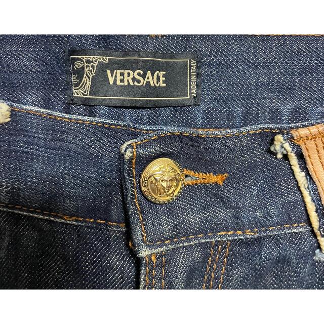 VERSACE(ヴェルサーチ)の美品  VERSACE ヴェルサーチ　デニム パンツ レディースのパンツ(デニム/ジーンズ)の商品写真