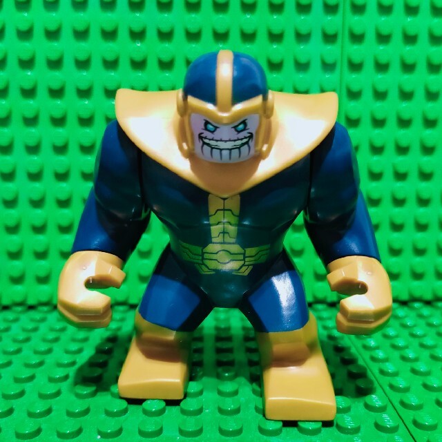 Lego(レゴ)のLEGO MARVEL ビッグフィグ サノス ゴールドアーマー アベンジャーズ エンタメ/ホビーのおもちゃ/ぬいぐるみ(その他)の商品写真